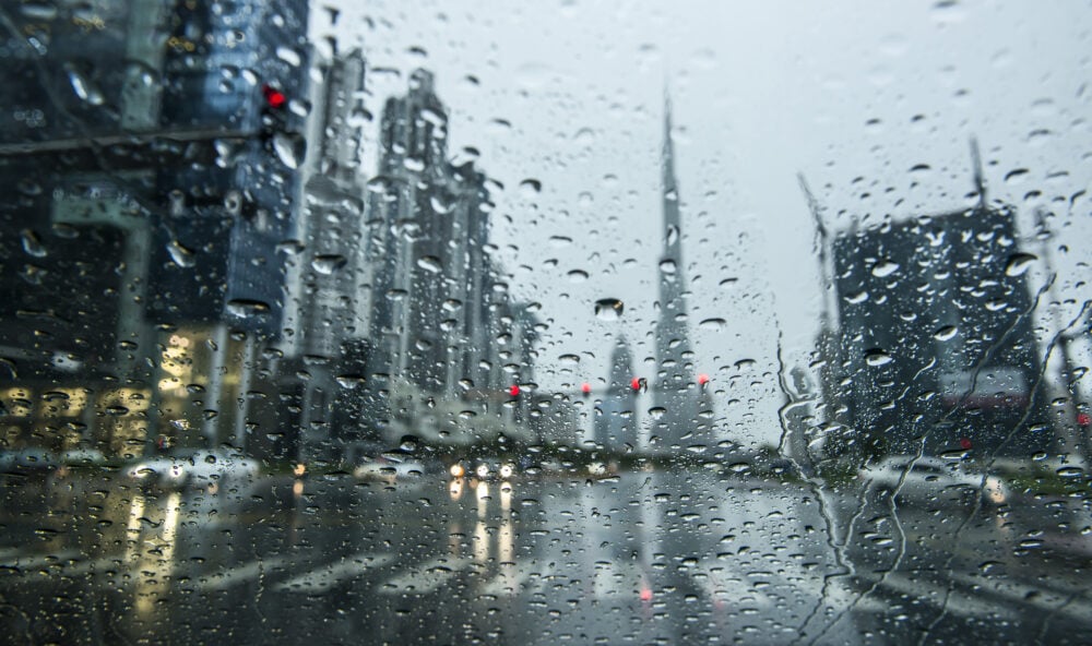 How Driving Behavior Changes During Rain in the UAE: Flooding, Thunderstorms, and Safety Tips